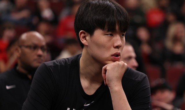 狗子28h5-开拓者官方：杨瀚森出战成疑 利拉德夏普继续缺阵