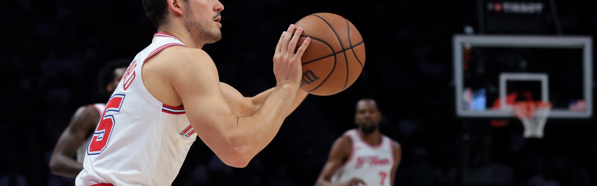 狗子28app-本赛季最佳第六人赔率：纳兹·里德+100居首 谢泼德排名第四