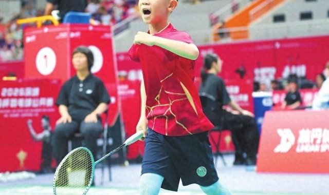 狗子28-岳阳七岁小将 勇夺“林丹杯”U7组全国冠军|黎言辰|羽毛球|羽毛球公开赛|男单冠军|黄鑫_新浪体育_新浪新闻