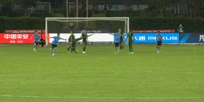 1655399401516024319.gif 大连.gif